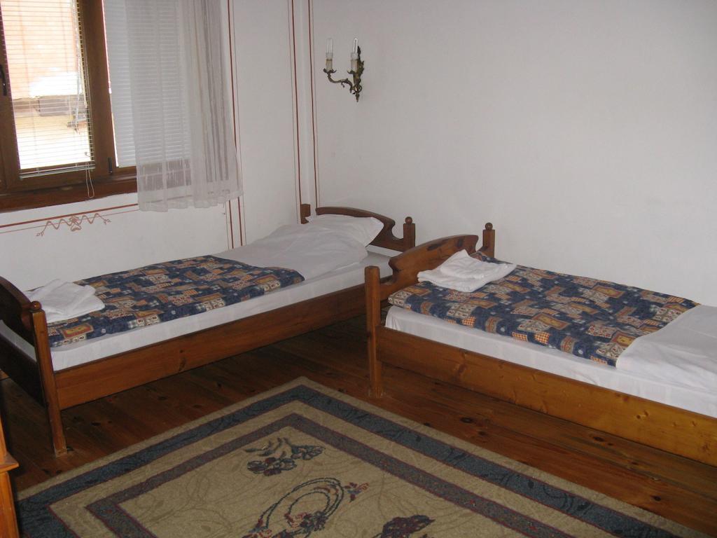 Family Hotel Kalina Koprivshtitsa Quarto foto